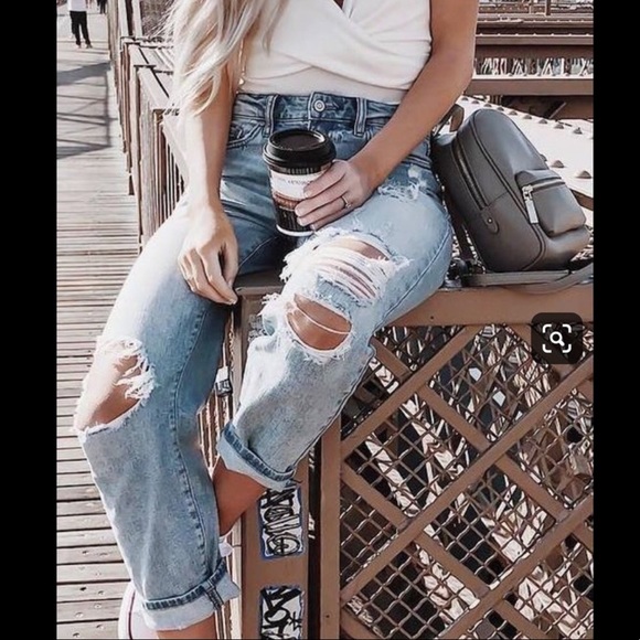 American Eagle Outfitters Denim - ✨ 3xHP✨AMERICAN EAGLE MOM JEAN✨